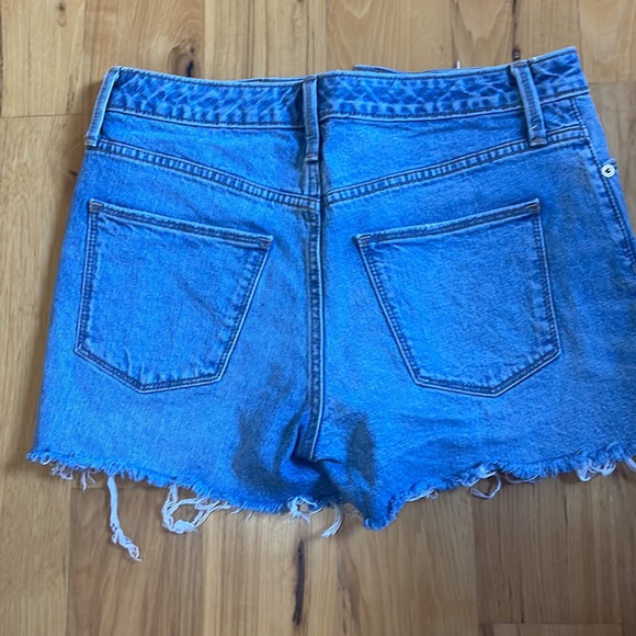 Universal Threads High Rise Shortie- Target - Picture 2 of 4